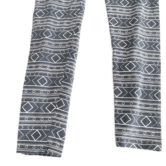PINK Victoria's Secret VS Dog Small Gray White Cotton Geometric Stretch Leggings - Picture 8 of 10